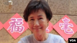 台湾书学会副理事长 陈秀美 (美国之音申华拍摄)