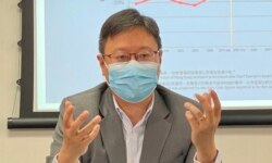 香港浸会大学政治及国际关系学系副教授陈家洛形容,施政报告大力推动深港同城化的政策,有如将一国两制“凌迟处死” (美国之音/汤惠芸)