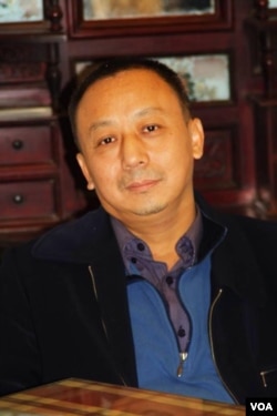 原《南方周末》专栏评论员陈敏,笔名笑蜀 (美国之音黄耀毅)