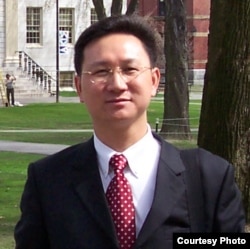 政治大学国家发展研究所所长童振源 (图片来源:童振源教授网站)