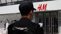 瑞典服装公司H&M在北京的一间商店 (路透社2021年3月25日)