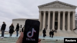 美国最高法院周五(1月17日)对中国短视频分享平台TikTok案件作出裁决,维持联邦法院之前作出的从本周日(1月19日)起在全美下架TikTok应用软件,除非其母公司字节跳动做出从TikTok撤资的决定。