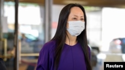 首席财务官孟晚舟在加拿大不列颠哥伦比亚省最高法院外 (2021年8月18日)