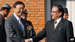 资料照:尼泊尔总理普拉昌达接见到访的时任中国外长杨洁篪。(2008年12月3日)