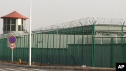 中国西部新疆地区阿图什市昆山工业园区。这是新疆地区越来越多的拘留营之一。(2018年12月3日)