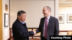 台北市长柯文哲与美国国务院代理亚太副助卿史墨客会面(台北市政府提供)