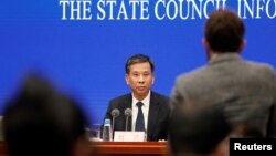中国财政部长刘昆在北京出席记者会。(2022年2月22日)