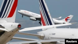 图为中国东方航空公司客机。(2020年5月19日)
