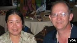 潘婉芬和丈夫杰夫·吉利斯在一起(图片日期不详,由SaveSandy.org提供)